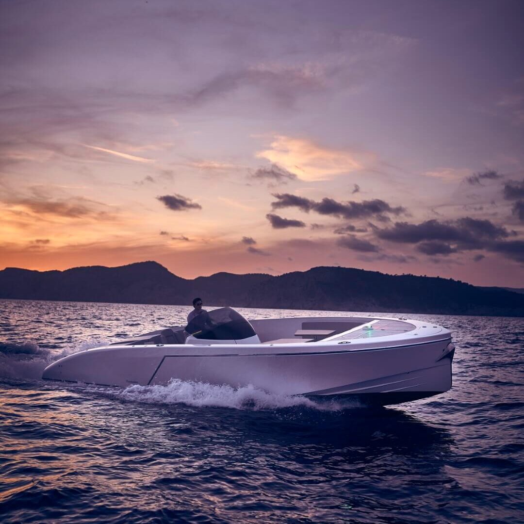 Frauscher 1017 GT Air a tengeren