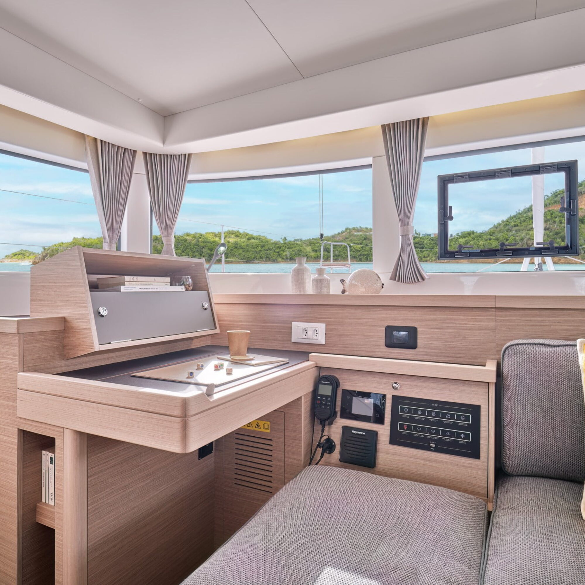 lagoon 40 katamaran interior