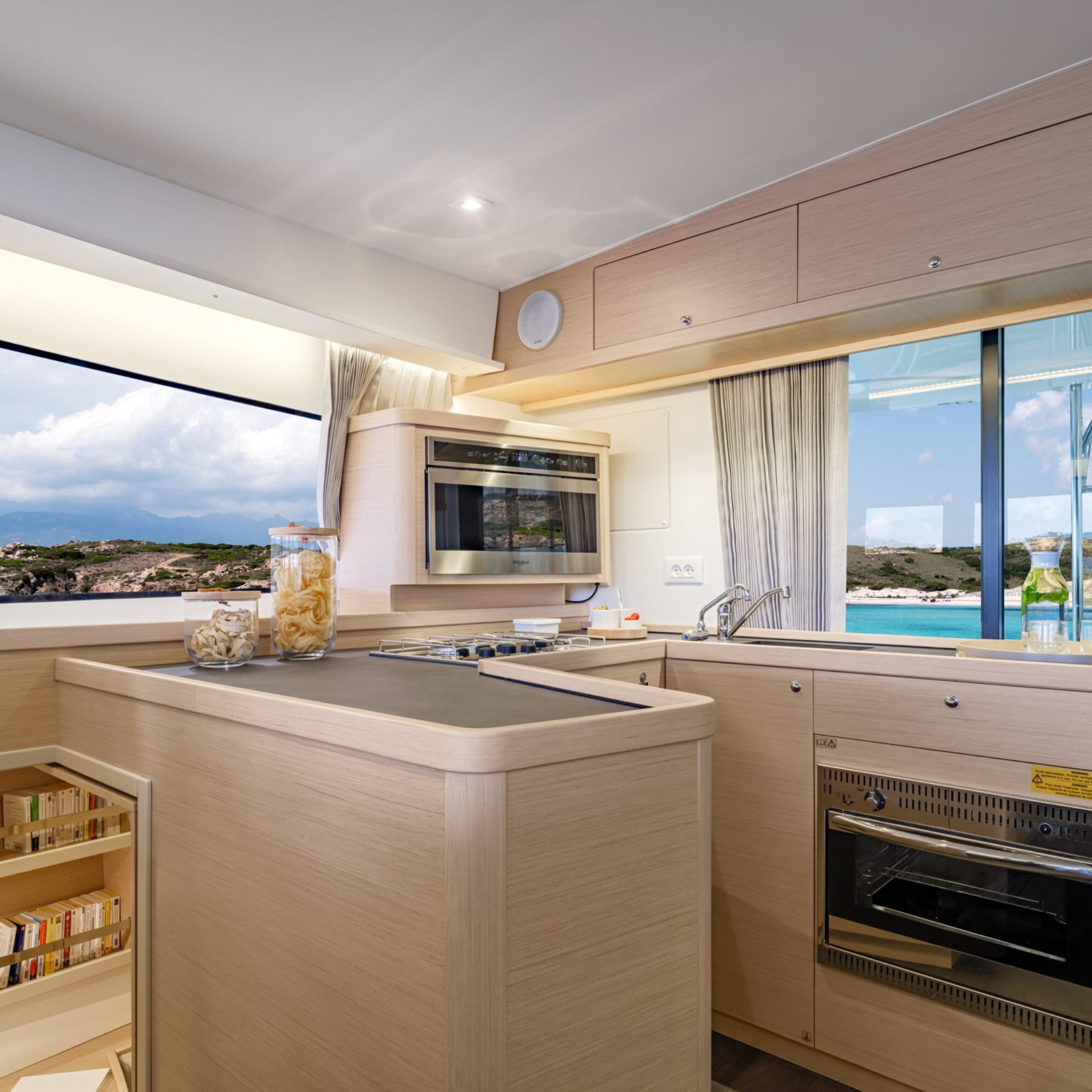 Lagoon 42 katamarán belseje