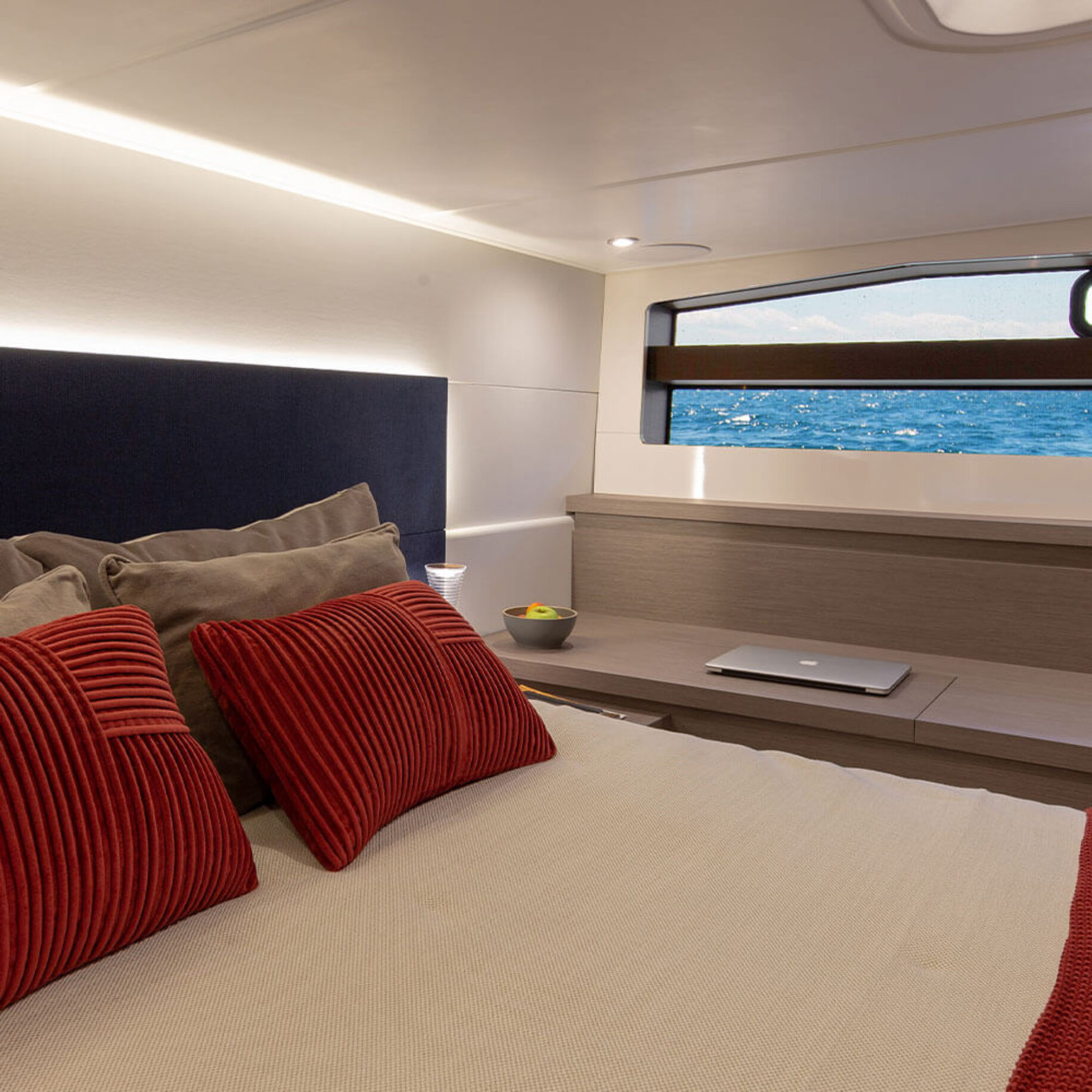 Unutrašnjost motorne jahte Beneteau Gran Turismo 45