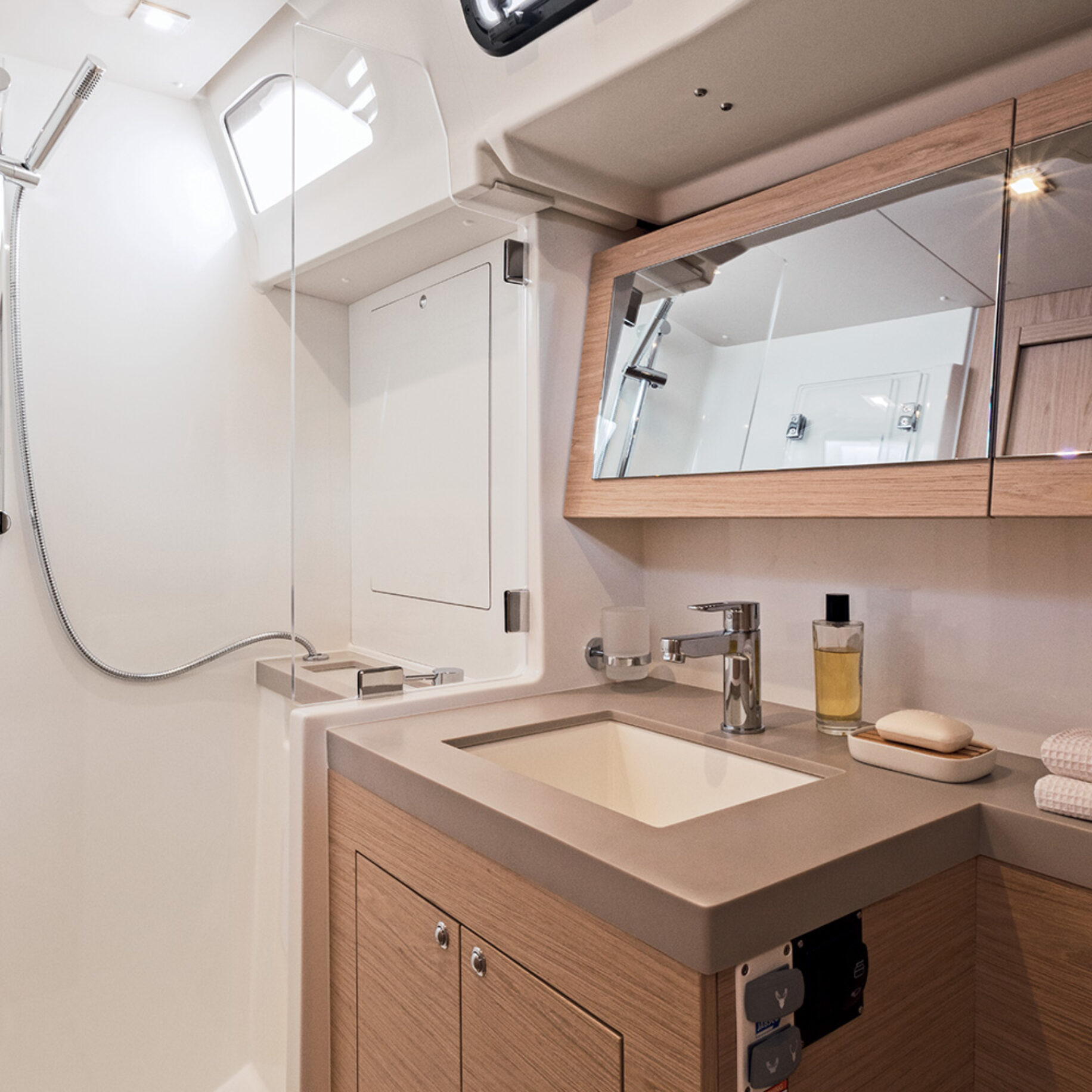 Beneteau Oceanis 51.1 vitorlás belseje