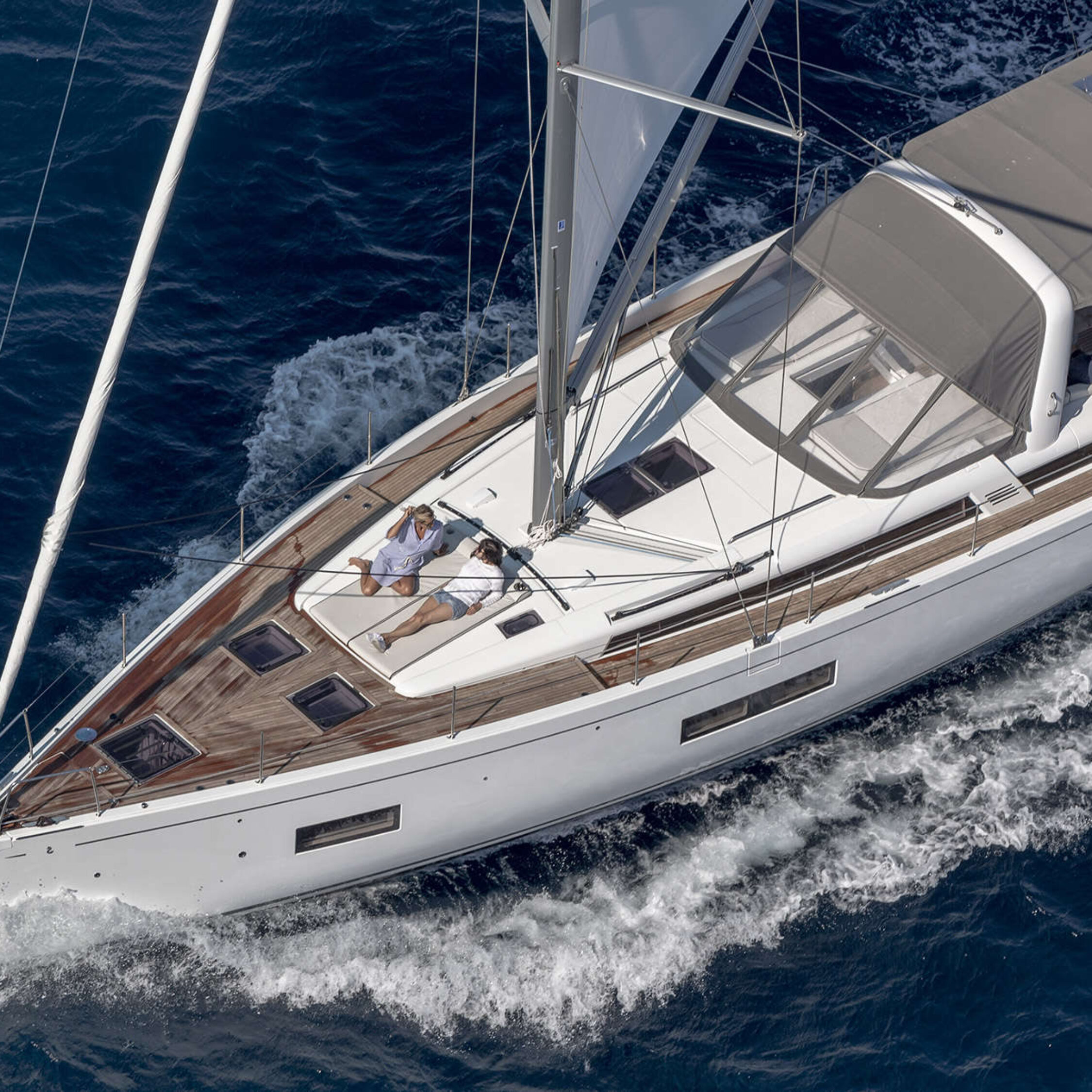 Beneteau Oceanis Yacht 54 vitorlás hajó